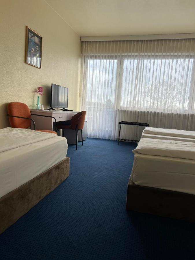 Hotel Am Flughafen Кёльн Экстерьер фото