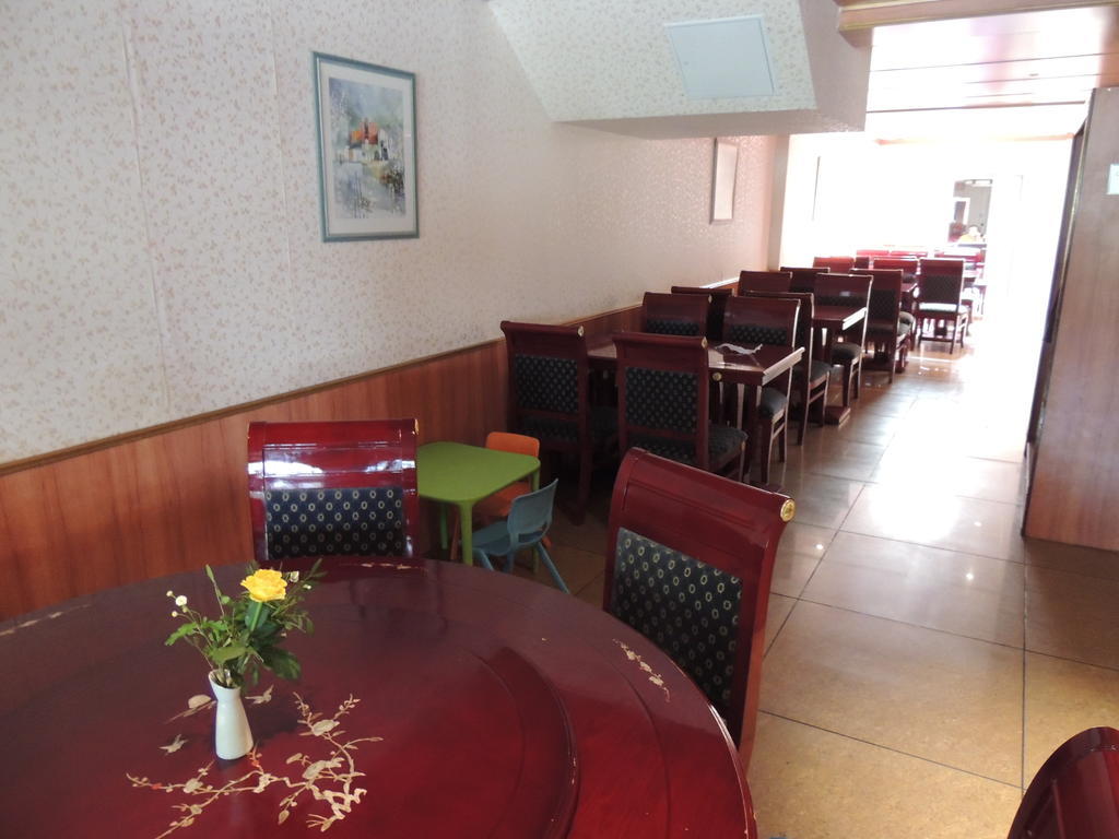 Hotel Am Flughafen Кёльн Экстерьер фото